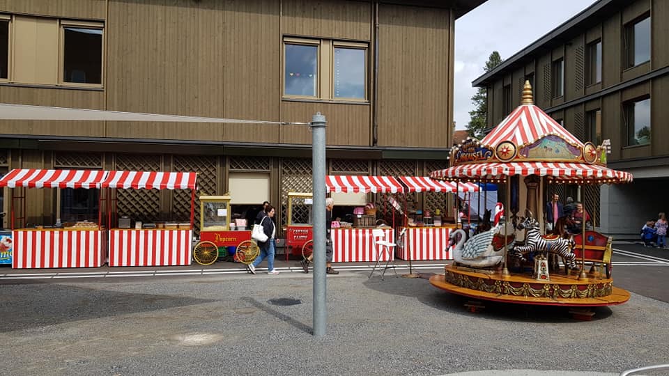 Marktstand rot weiss – Bild 2