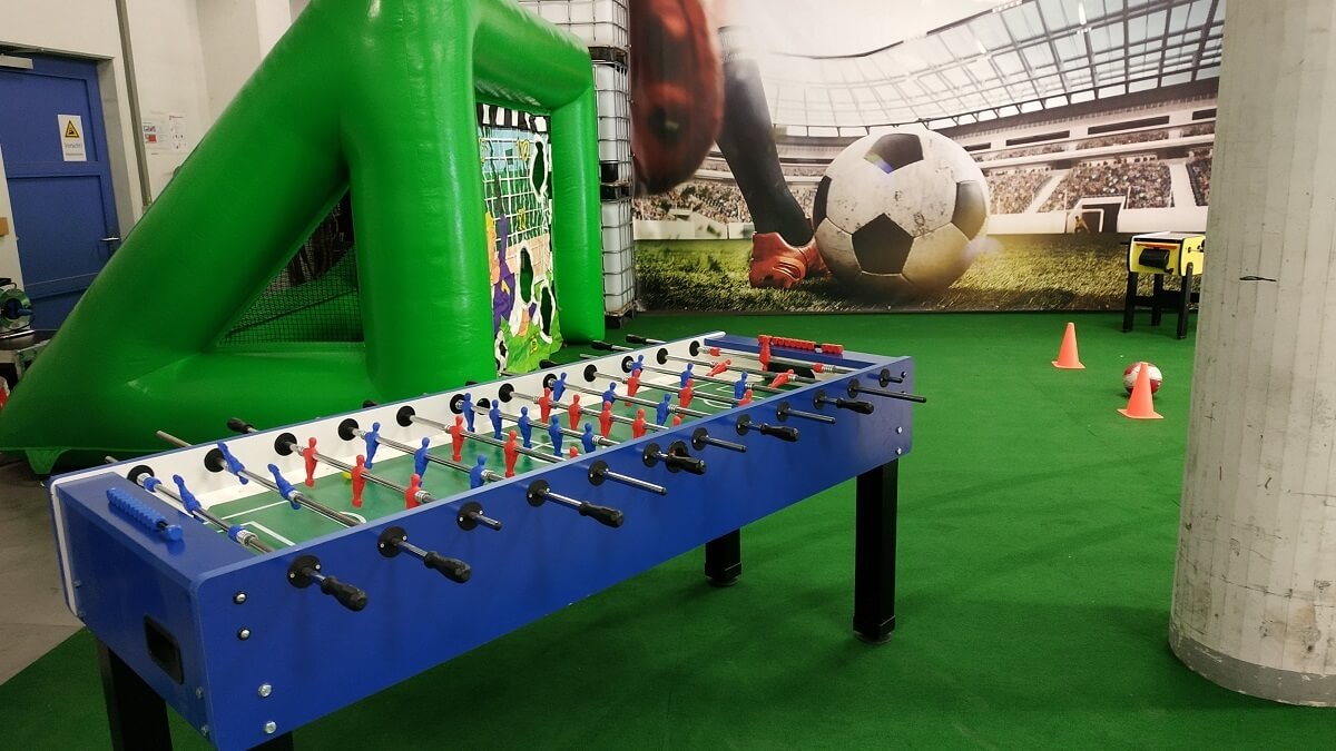 Fussballtisch für 6 Personen