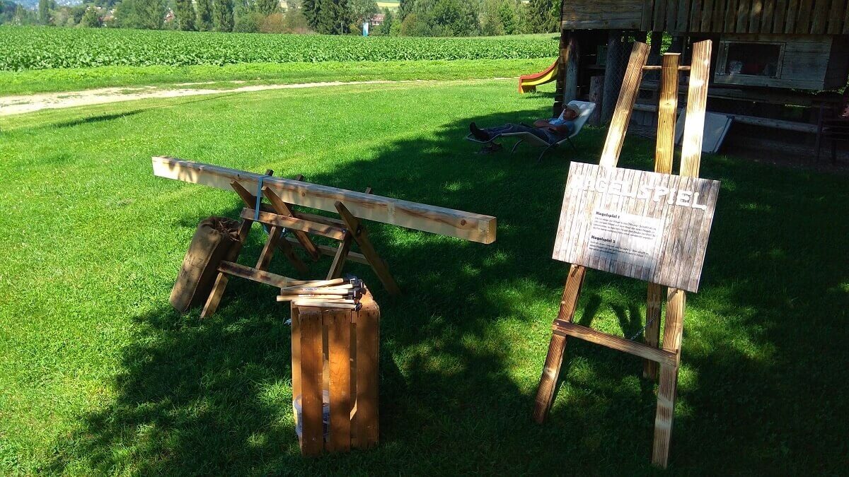 Wettnageln Holzbalken