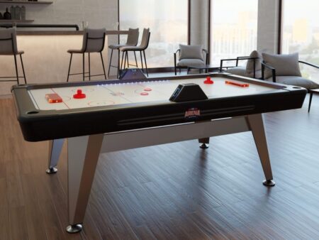 Moderner Air Hockey Tisch Ice Arena mit LED-Punktestandanzeige in stilvollem Wohnzimmer.