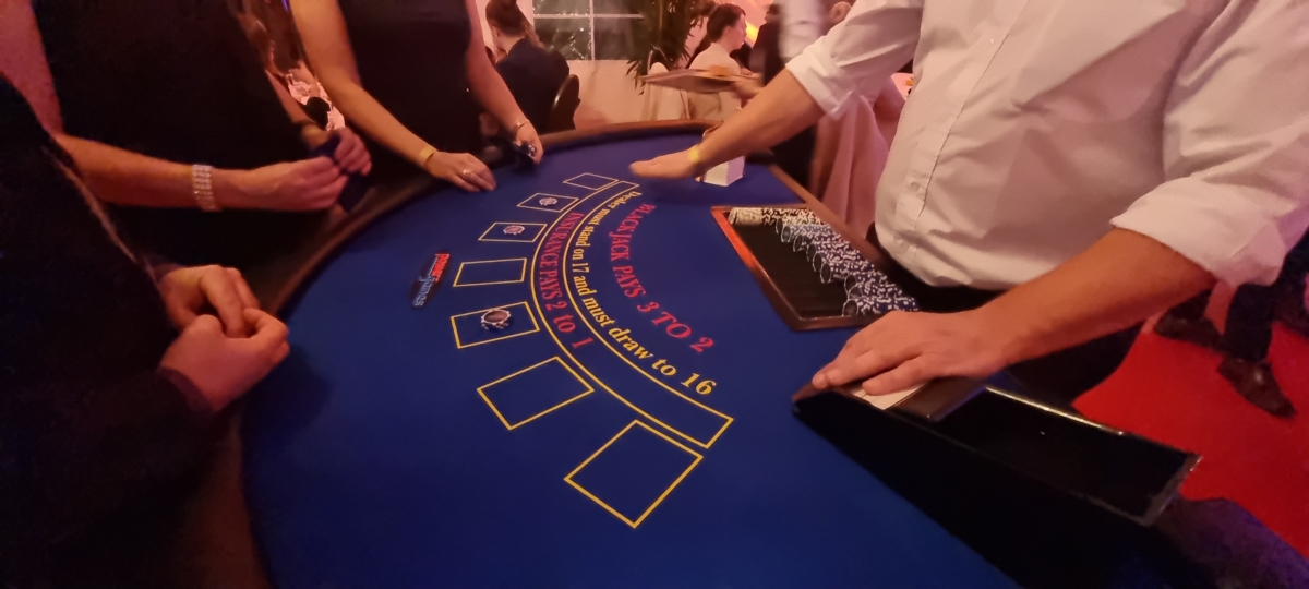 Black Jack Tisch – Bild 5