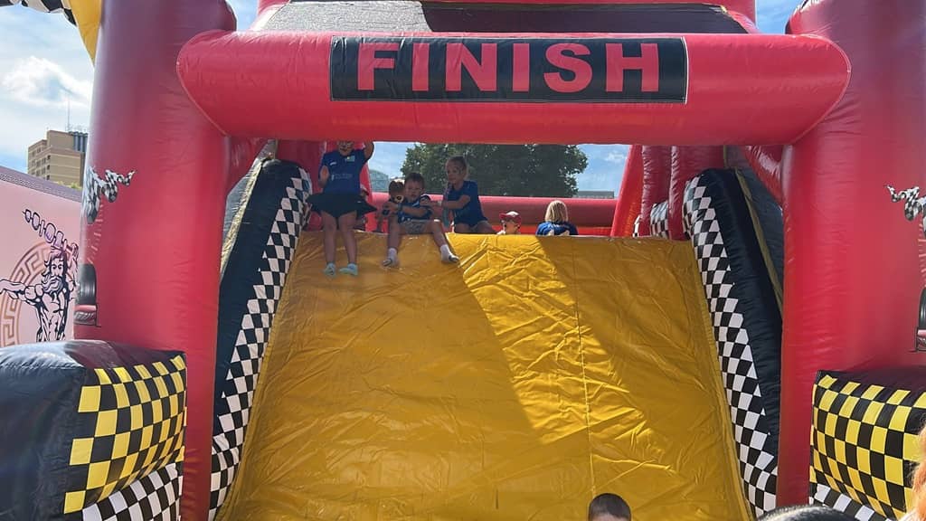 Hindernisbahn Race – Bild 4