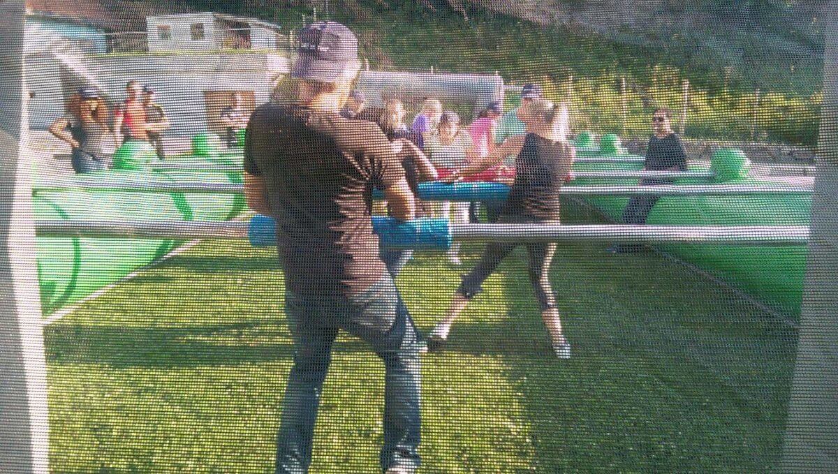 Menschen-Fussballkasten