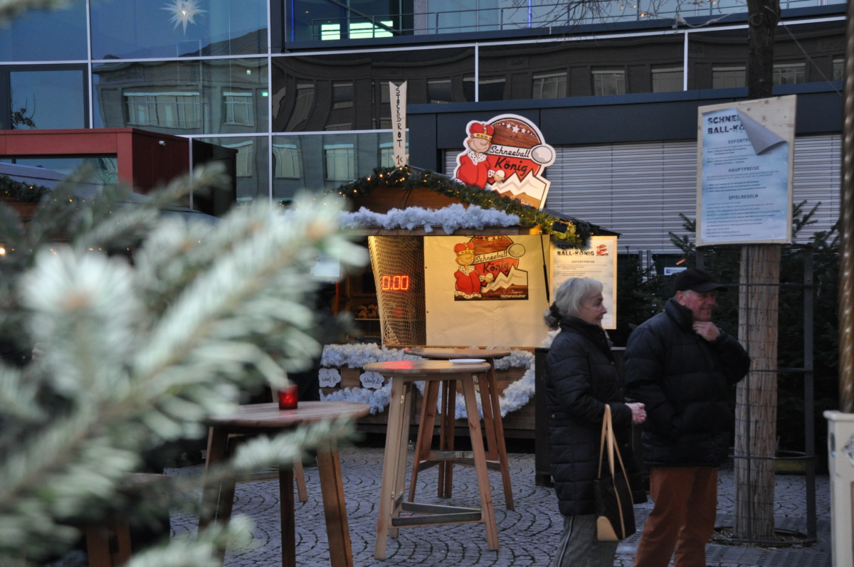 Schneeballwerfen Spielbude – Bild 3