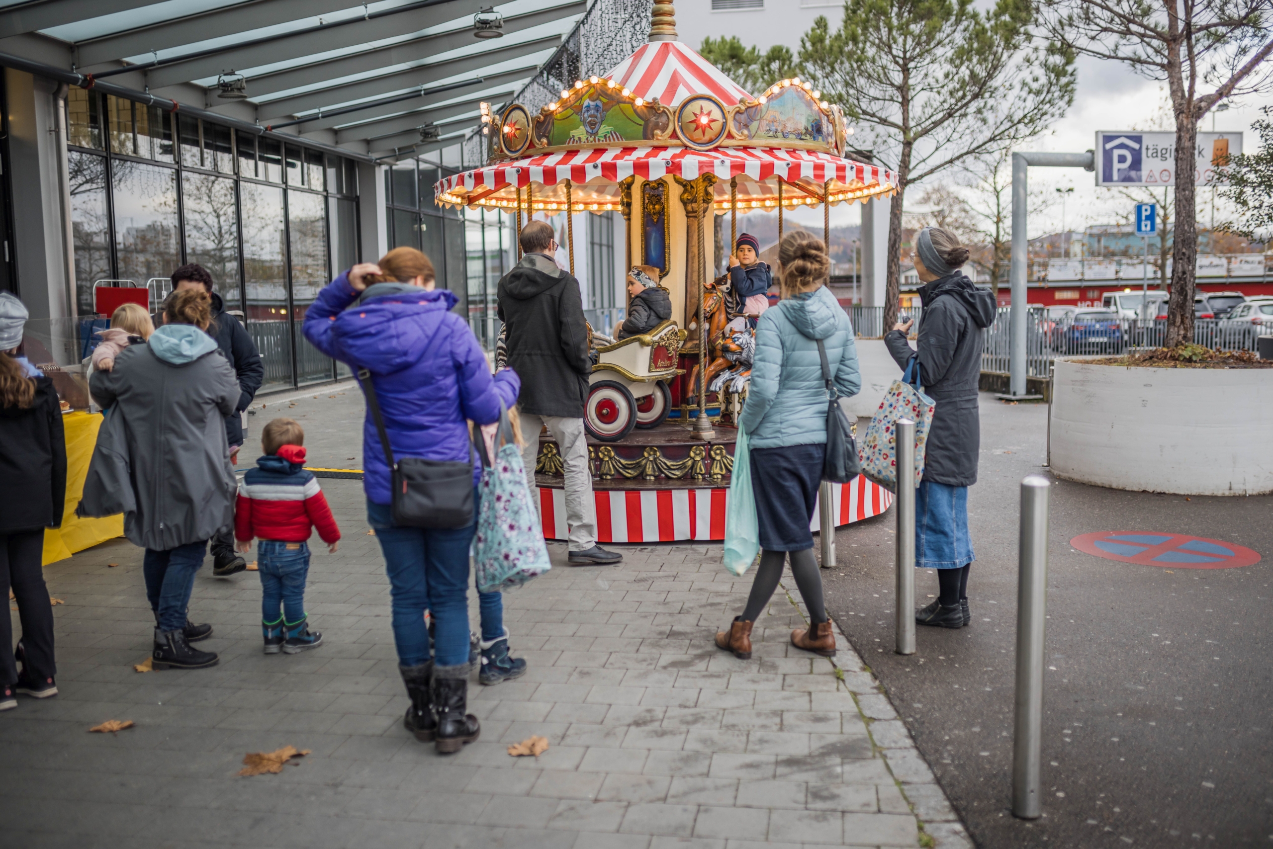 Kinderkarussell Circus Carousel – Bild 4