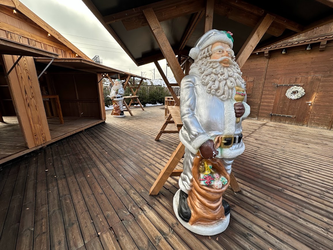 Weihnachtsmann silber Lebensgross