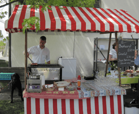 Wurstgrill mit Stand