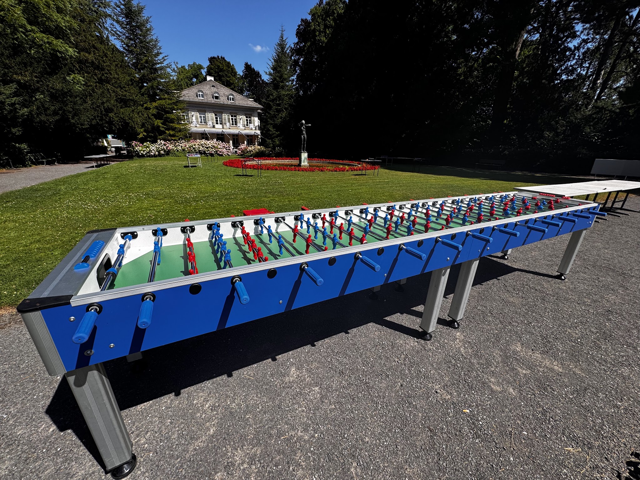 Tischfussball für 14 Personen – Bild 2